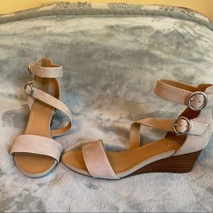 BNWT Franco Sarto Wedge Heels Size 10